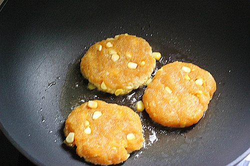肯德基早餐漢堡輕松在家做 ---『玉米雞肉堡』的做法 步骤16