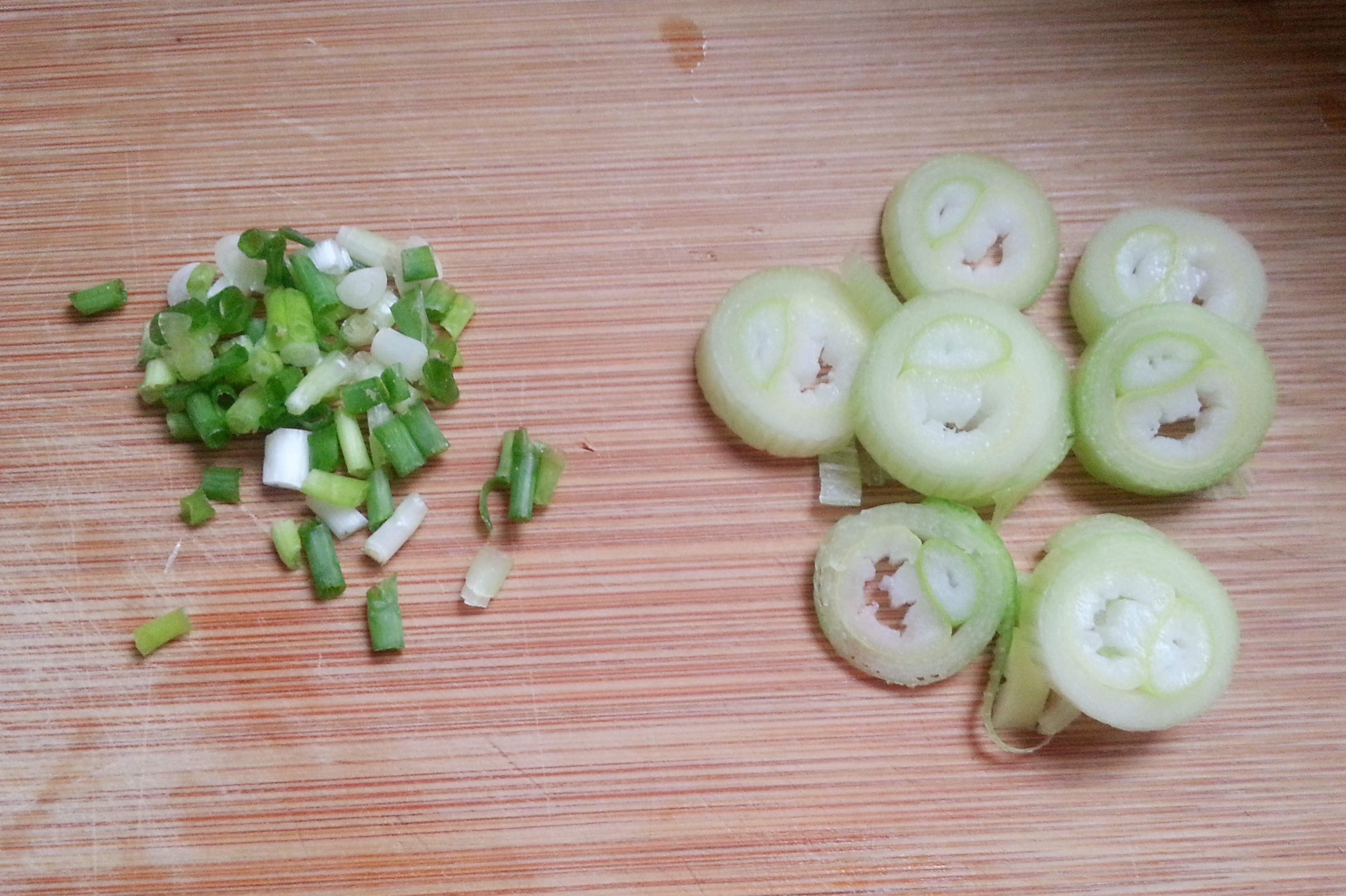 時令蔬菜——醬炒蒲瓜的做法 步骤3