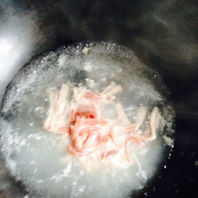 皮蛋瘦肉粥的做法 步骤4