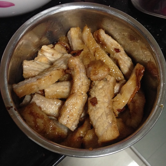 簡易菜鳥級砂鍋豬頸肉的做法 步骤5