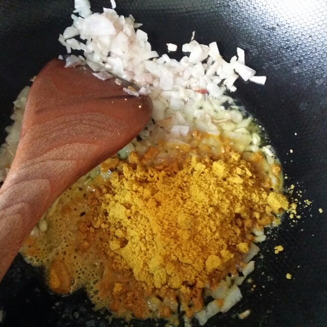 咖喱三文魚黃金炒飯的做法 步骤5