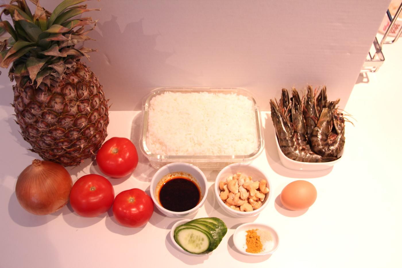 泰式菠蘿炒飯 Kao Pad Sapparod ข้าวผัดสัปปะรด的做法 步骤1