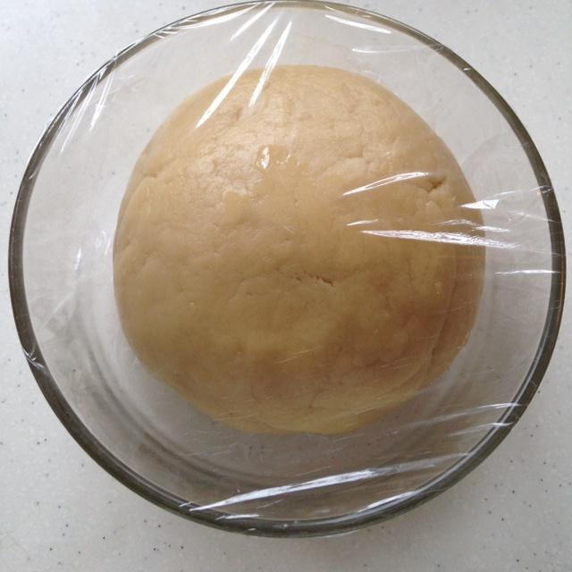 廣式蛋黃蓮蓉月餅的做法 步骤8