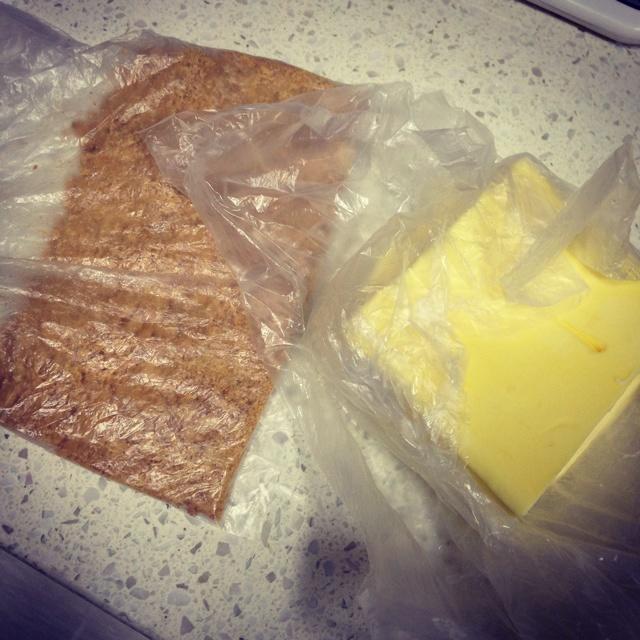 醇香不膩而濃郁適中的中乳酪蛋糕的做法 步骤1