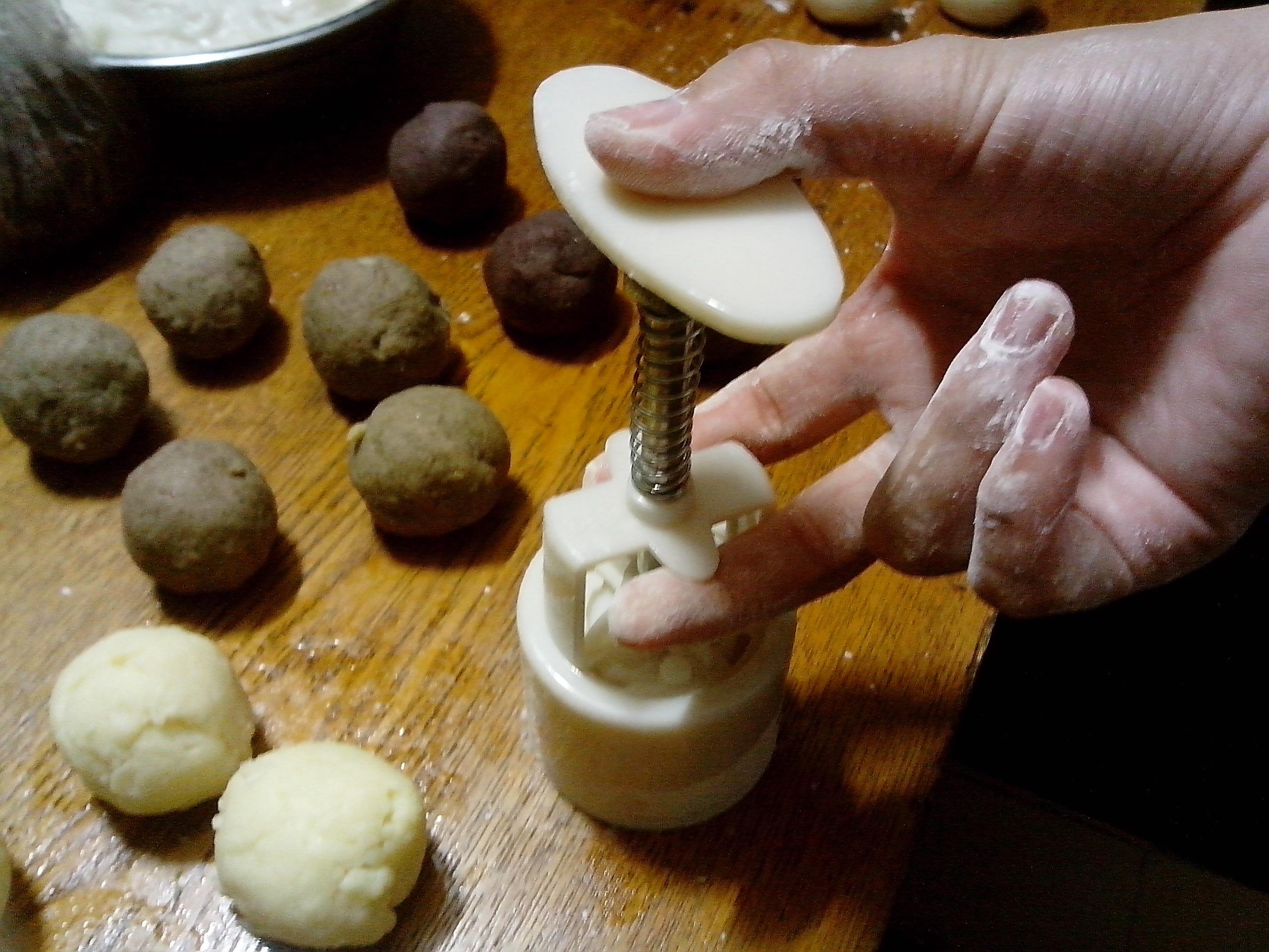 紅豆沙冰皮月餅的做法 步骤14