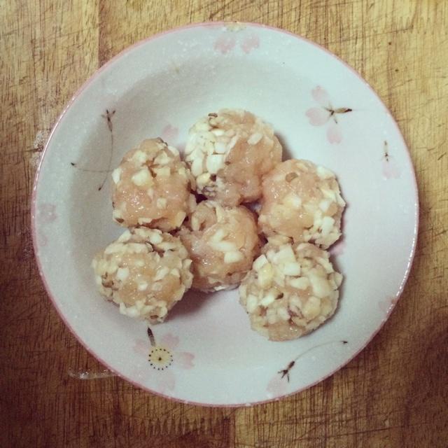 杏鮑菇雞肉丸子湯（增肌減脂）的做法 步骤1