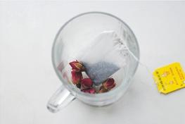【玫瑰奶茶】自制放心甜蜜飲品的做法 步骤2