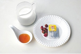 【玫瑰奶茶】自制放心甜蜜飲品的做法 步骤1