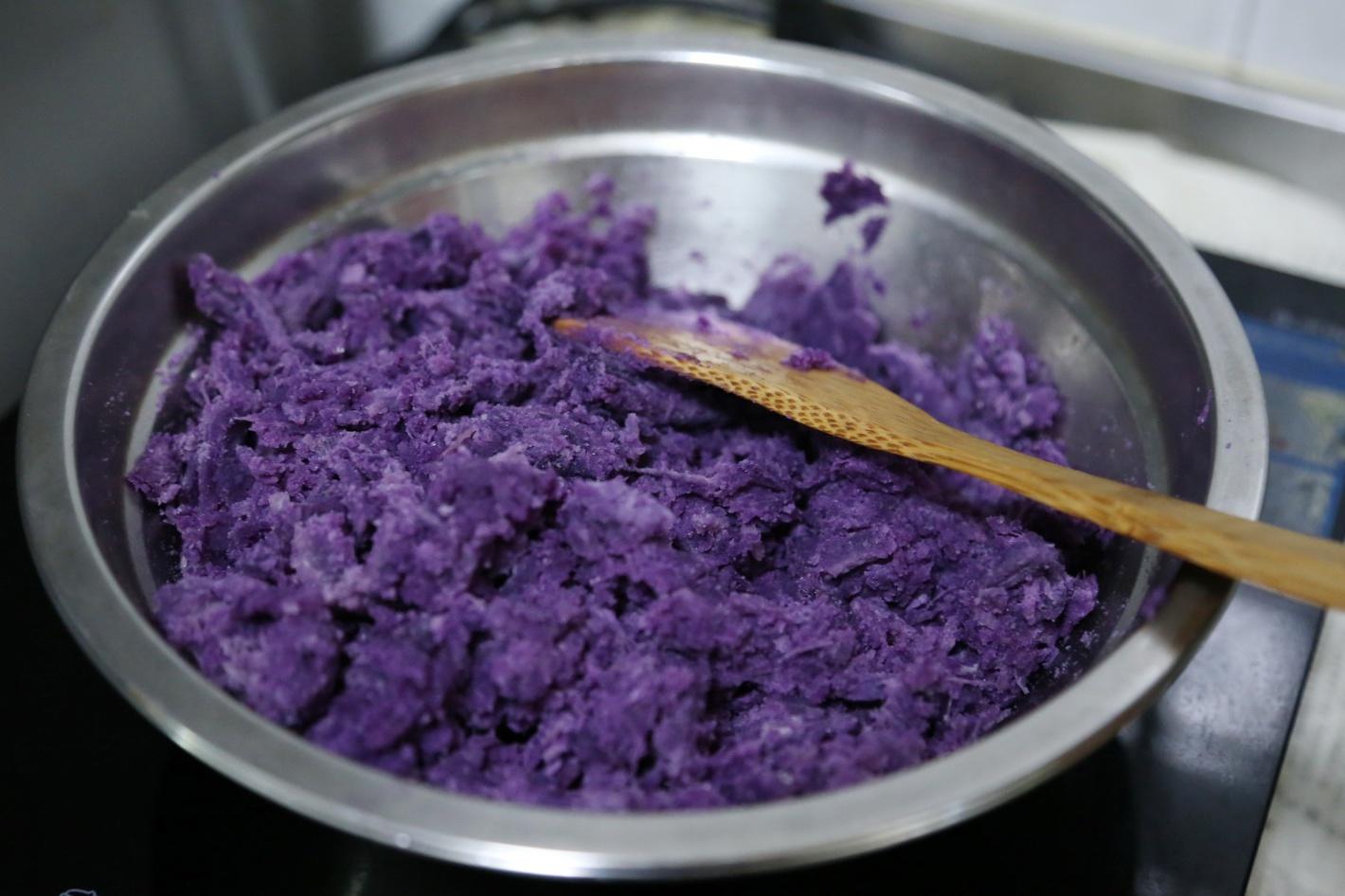 廣式（蛋黃/板栗）紫薯月餅的做法 步骤5
