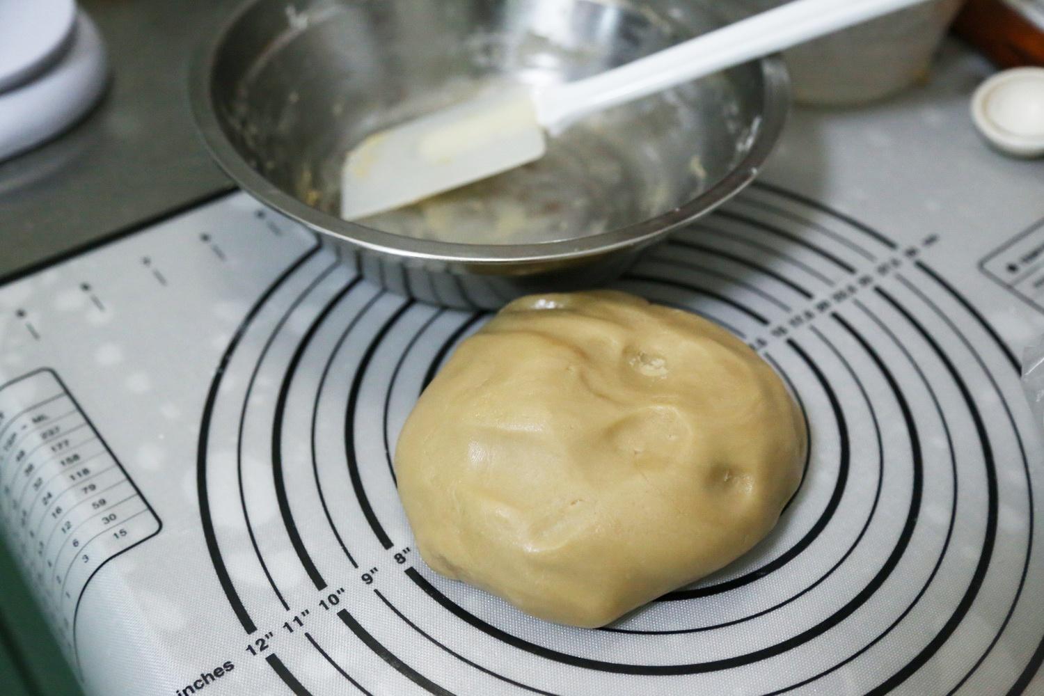 廣式（蛋黃/板栗）紫薯月餅的做法 步骤10