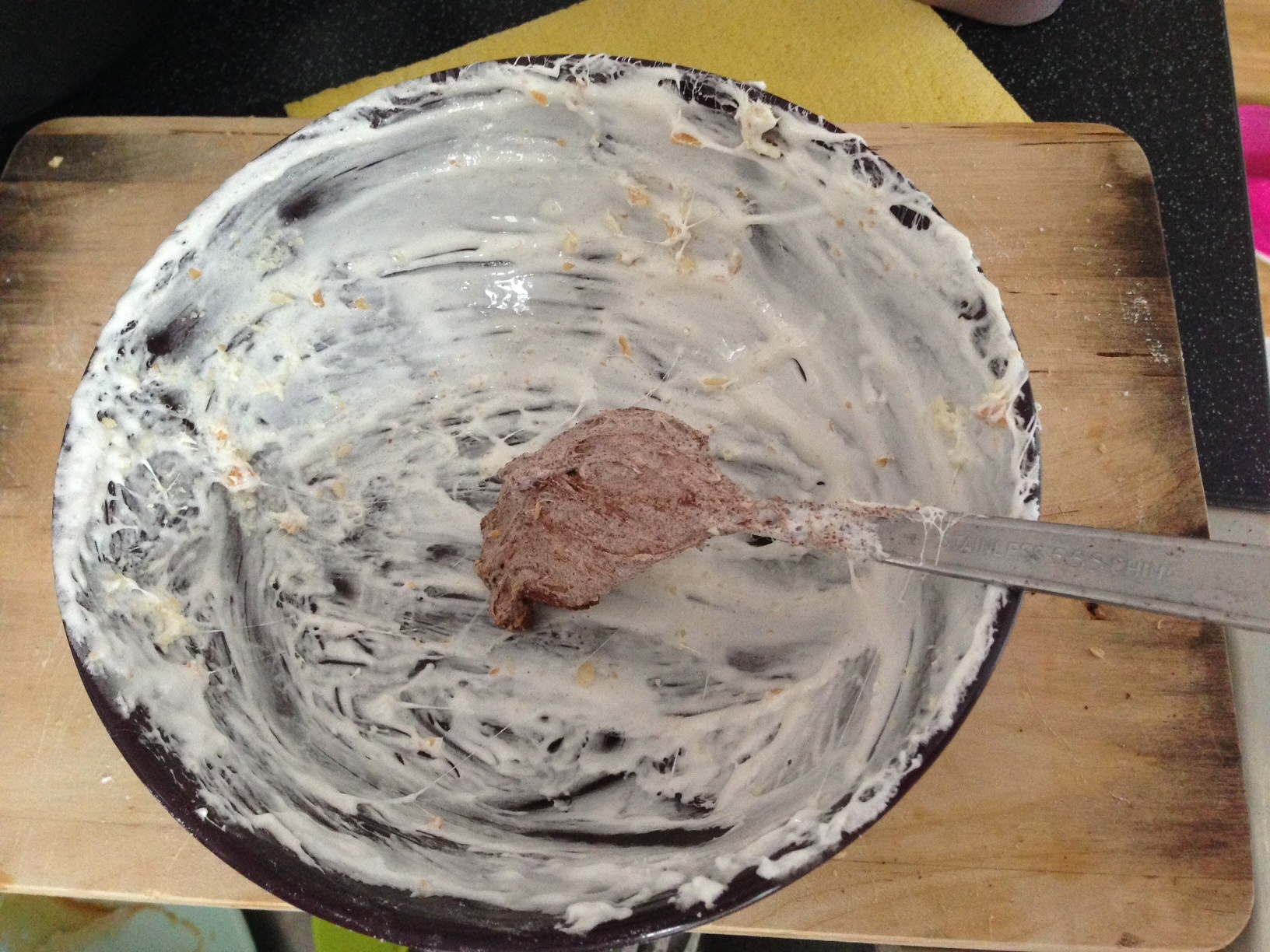 〔超簡易“黃多多媽”微波爐版〕巧克力味牛軋糖的做法 步骤2