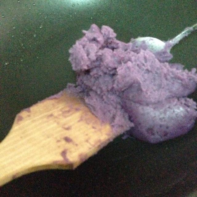 紫薯和紅豆冰皮月餅的做法 步骤6
