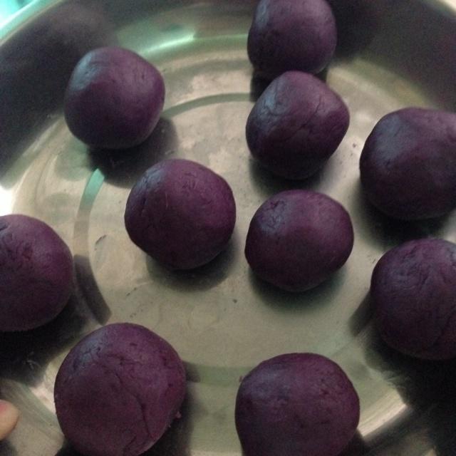 紫薯和紅豆冰皮月餅的做法 步骤7