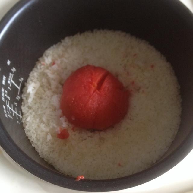 兩個番茄洋蔥飯的做法 步骤3