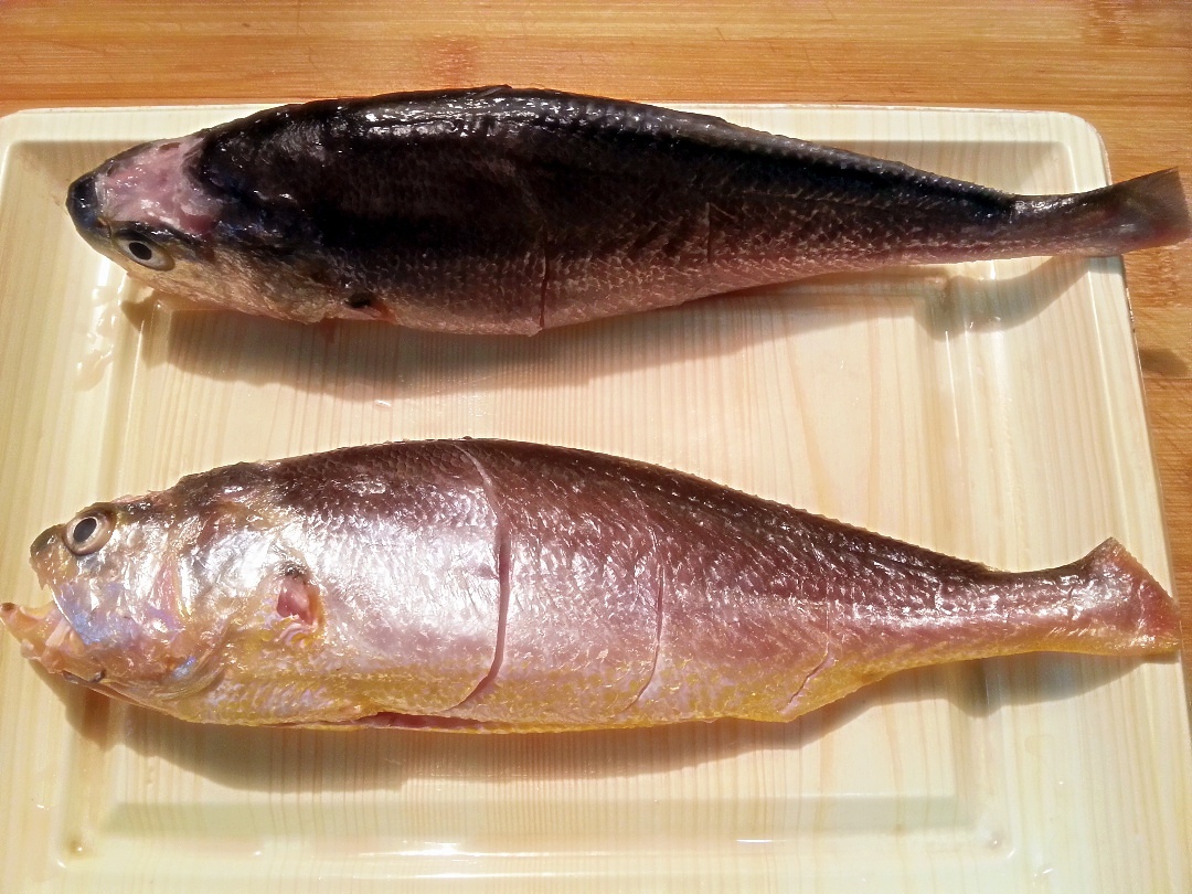 干燒黃魚的做法 步骤1