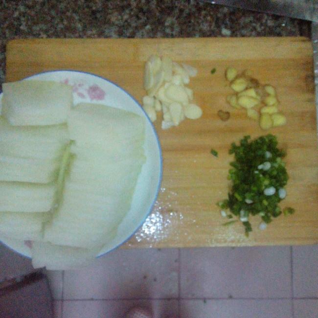 清水冬瓜湯的做法 步骤2