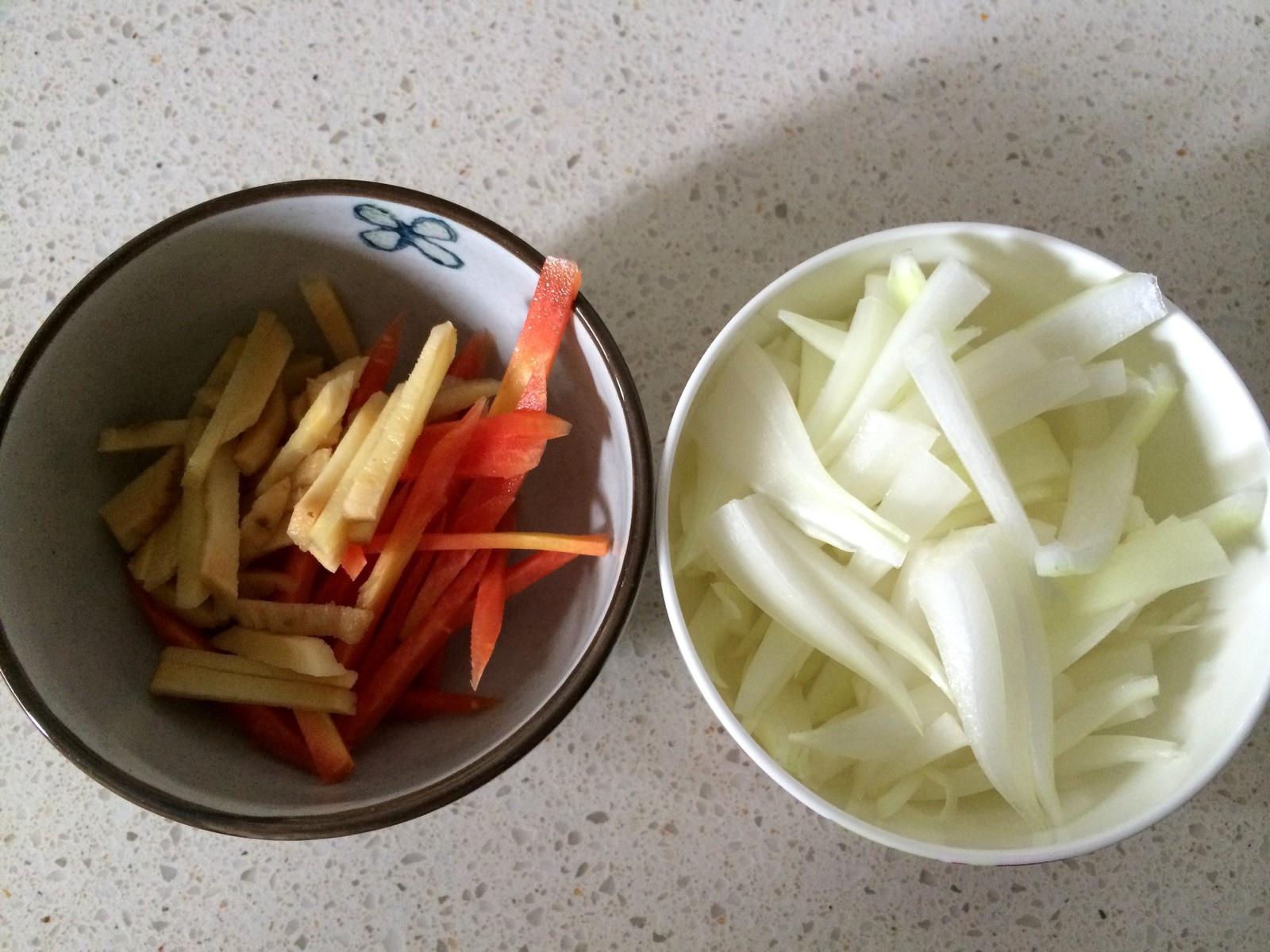 《昨日的美食》之夏天蔬菜咖喱的做法 步骤3