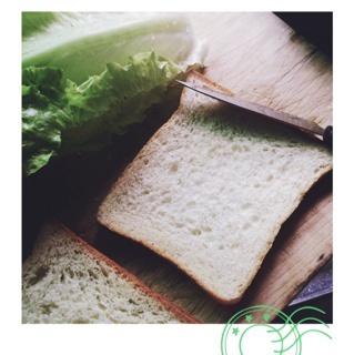 簡單美味 (^-^)/芝士火腿三明治的做法 步骤2