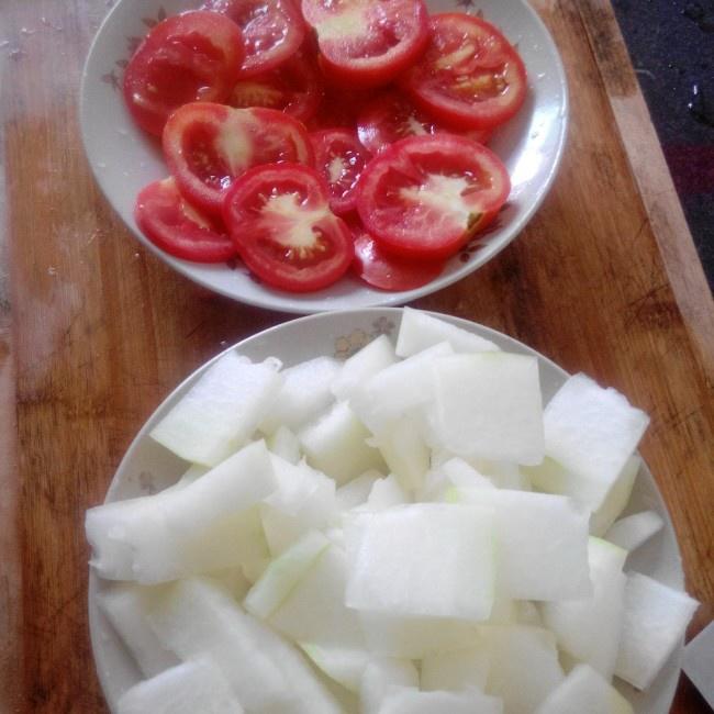 番茄冬瓜湯的做法 步骤2