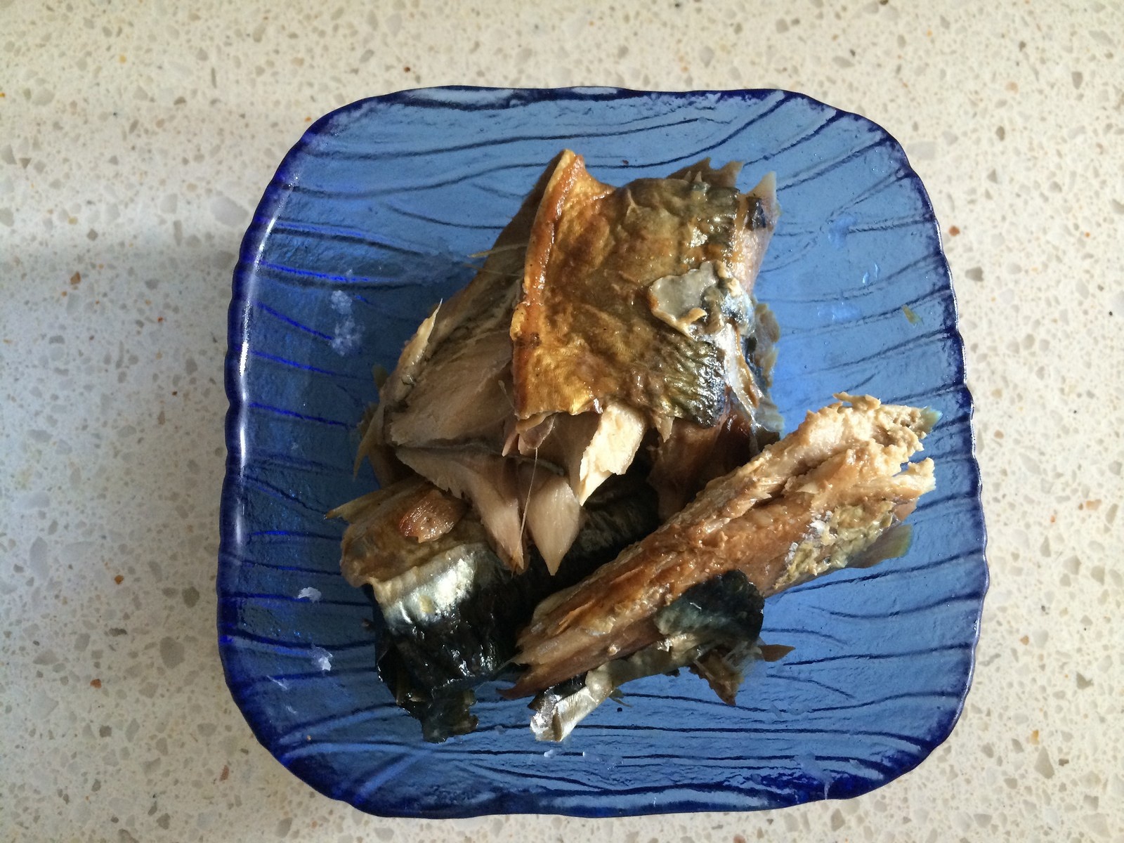 《昨日的美食》之秋刀魚炊飯的做法 步骤2