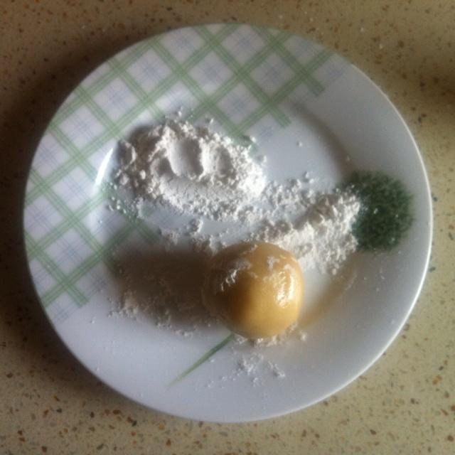 廣式蛋黃蓮蓉月餅的做法 步骤9