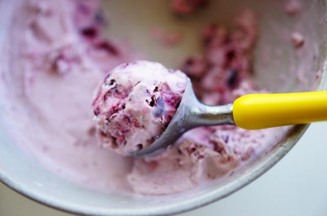 藍莓車厘子冰淇淋的做法 步骤7