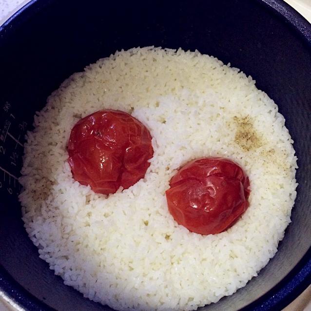 上班族方便菜——兩顆番茄飯的做法 步骤3