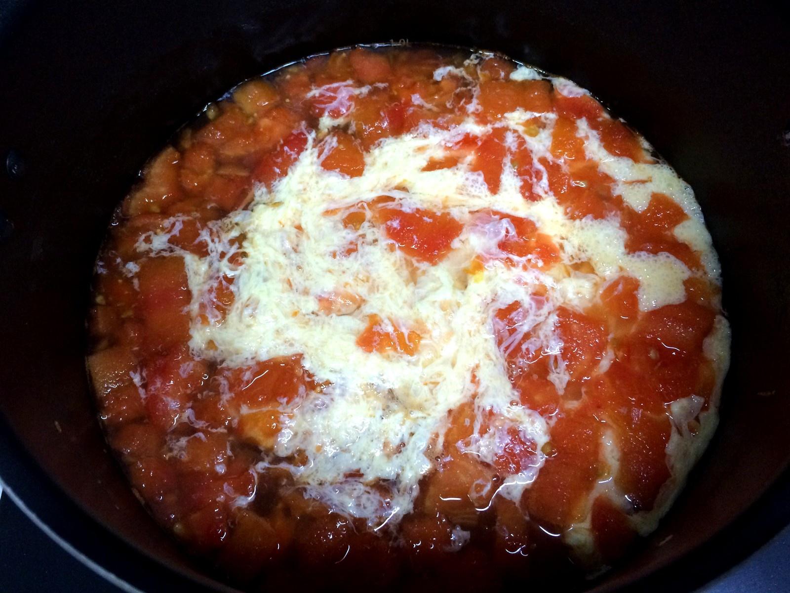 《昨日的美食》之番茄秋葵蛋花湯的做法 步骤4