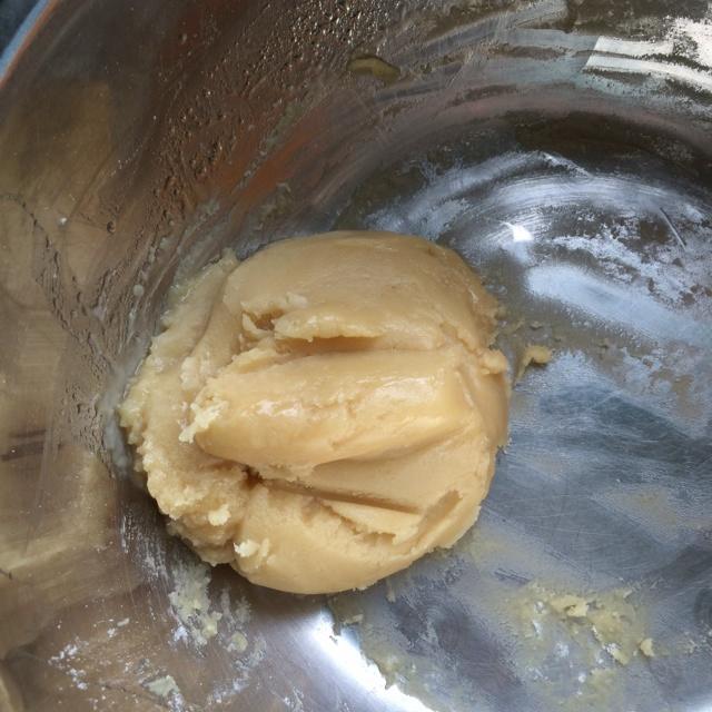 廣式蛋黃月餅的做法 步骤2