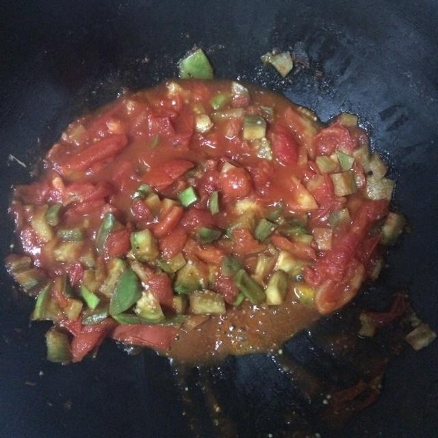 5分鐘西紅柿切丁原味面的做法 步骤3