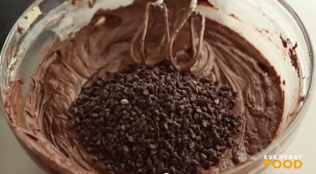 Devils Bundt Cake 巧克力蛋糕（from Everyday Food）的做法 步骤7