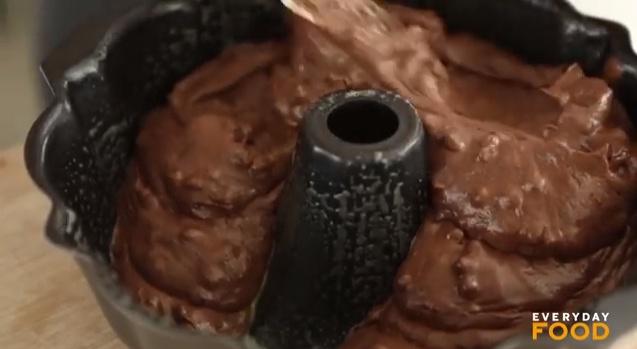Devils Bundt Cake 巧克力蛋糕（from Everyday Food）的做法 步骤8