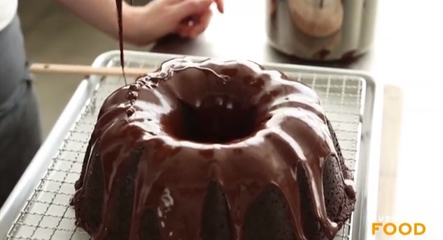 Devils Bundt Cake 巧克力蛋糕（from Everyday Food）的做法 步骤10