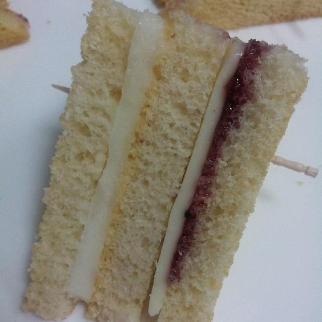 藍莓沙拉芝士三明治的做法 步骤2