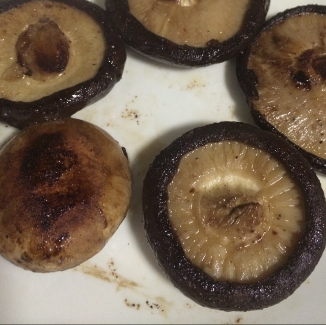 黑胡椒黃油煎香菇的做法 步骤3