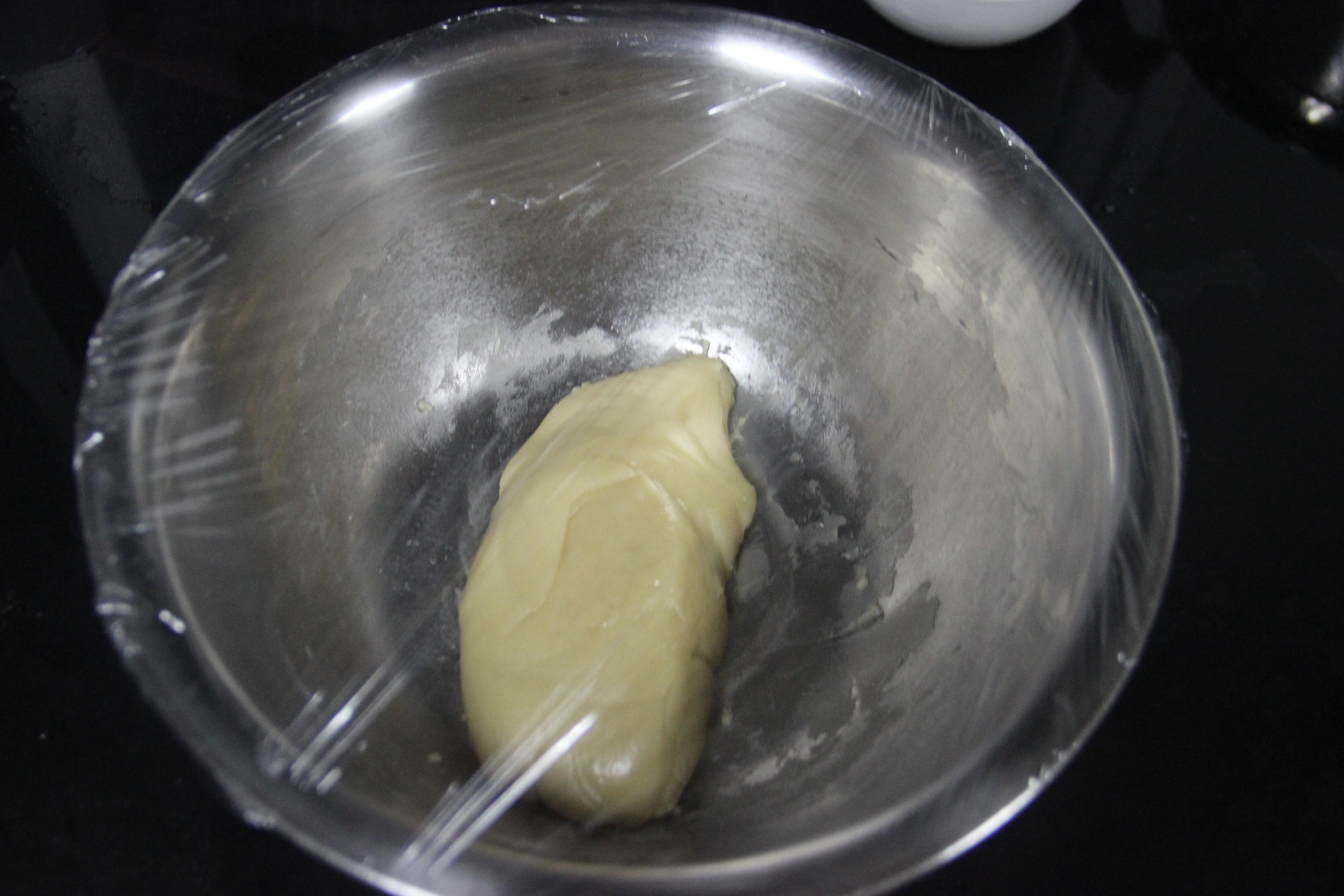 蛋黃蓮蓉月餅的做法 步骤5