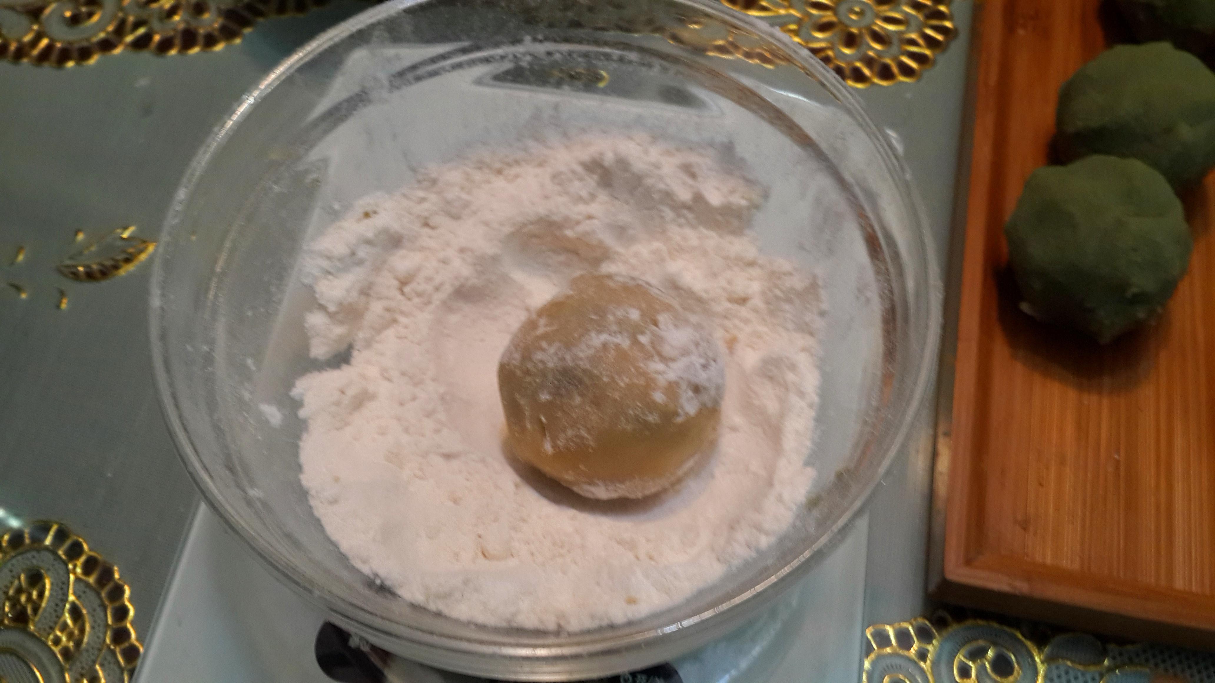 廣式豆沙蛋黃月餅的做法 步骤12