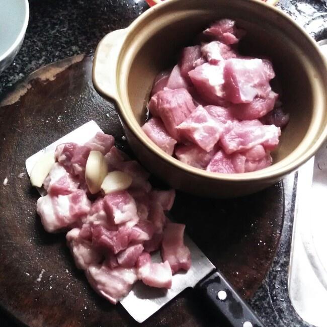 家常燜豬肉的做法 步骤1