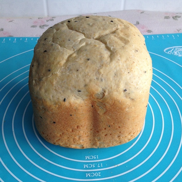 面包機全麥燕麥黑芝麻面包（無糖）的做法 步骤3