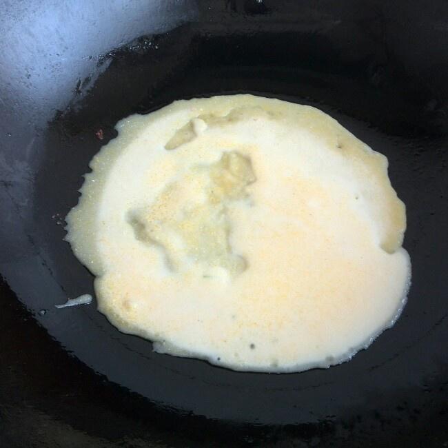 大鹽城雞蛋餅——比普通雞蛋餅更營養美味的做法 步骤3