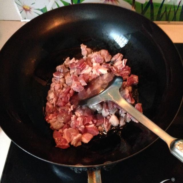 正宗好吃營養豐富電飯鍋版羊肉抓飯的做法 步骤4