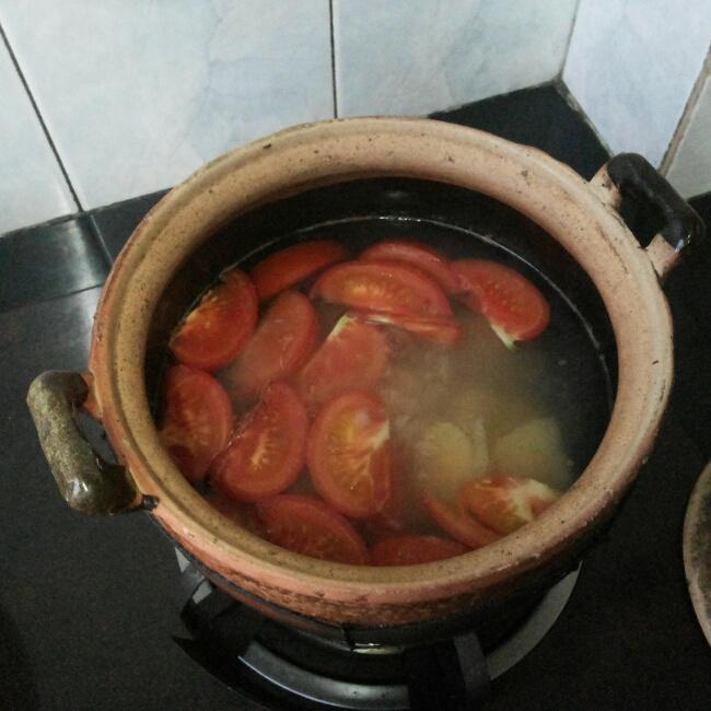 土豆西紅柿養顏瘦身湯的做法 步骤4