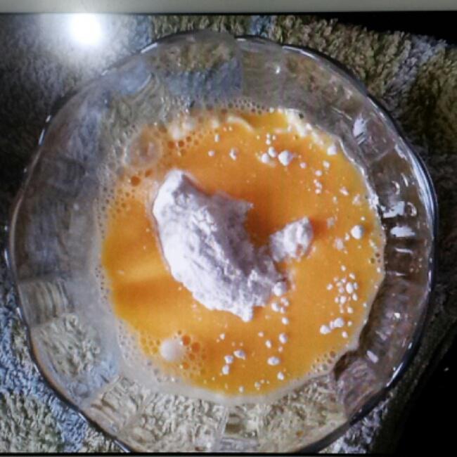 微波爐雞蛋煎餅（無油零負擔）的做法 步骤1