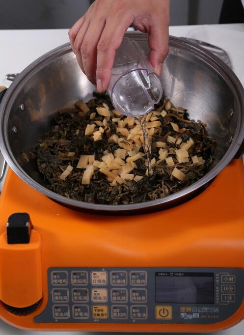 自動烹飪鍋簡單做肉末梅干菜-捷賽私房菜的做法 步骤3