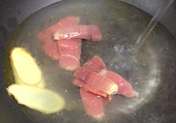 【金字美食廚房】火腿蘿卜香菇湯的做法 步骤4