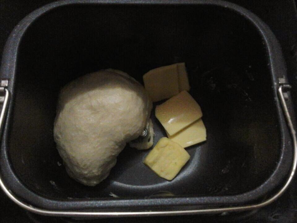 普通面粉做牛奶蜂蜜餐包的做法 步骤2