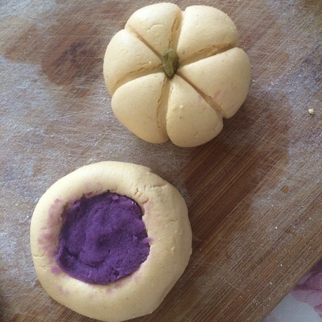 DIY簡版南瓜餅（紫薯餡）的做法 步骤5
