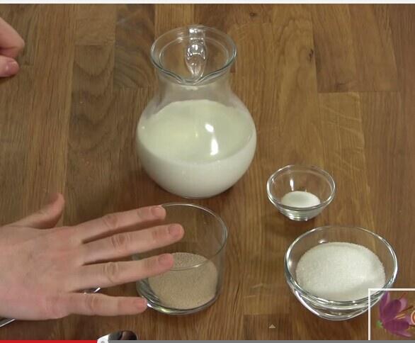 牛奶小面包 Milk Bread的做法 步骤1