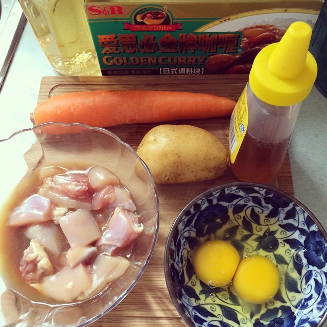 雞腿咖喱蛋包飯的做法 步骤1