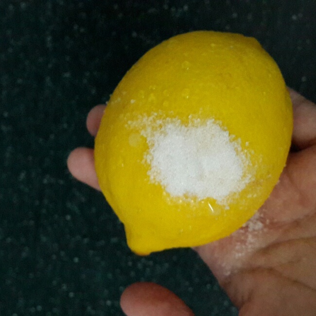 蜂蜜檸檬果凍佐水果酸奶的做法 步骤2